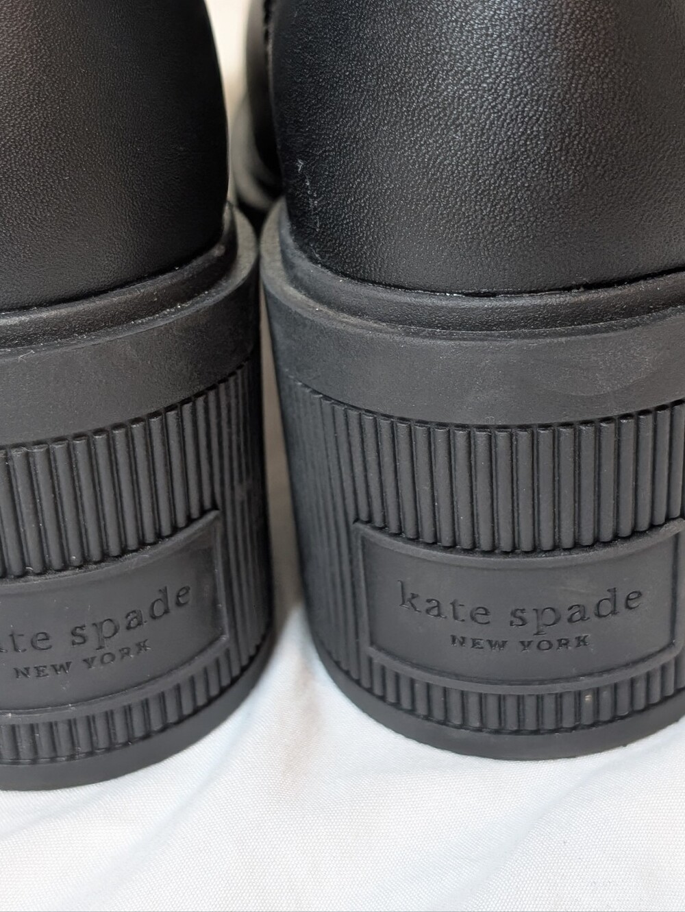 Kate Spade Drew Heeled Chelsea Bootie Size 8B Black Quiet Luxury Ankle Boot - Picture 11 of 14